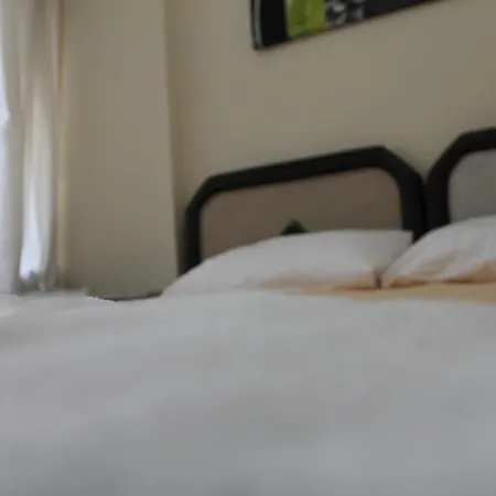 Roncalli Apartmán *